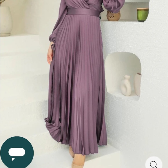 Elegant Purple Pleated Dress - Picture 1 of 5